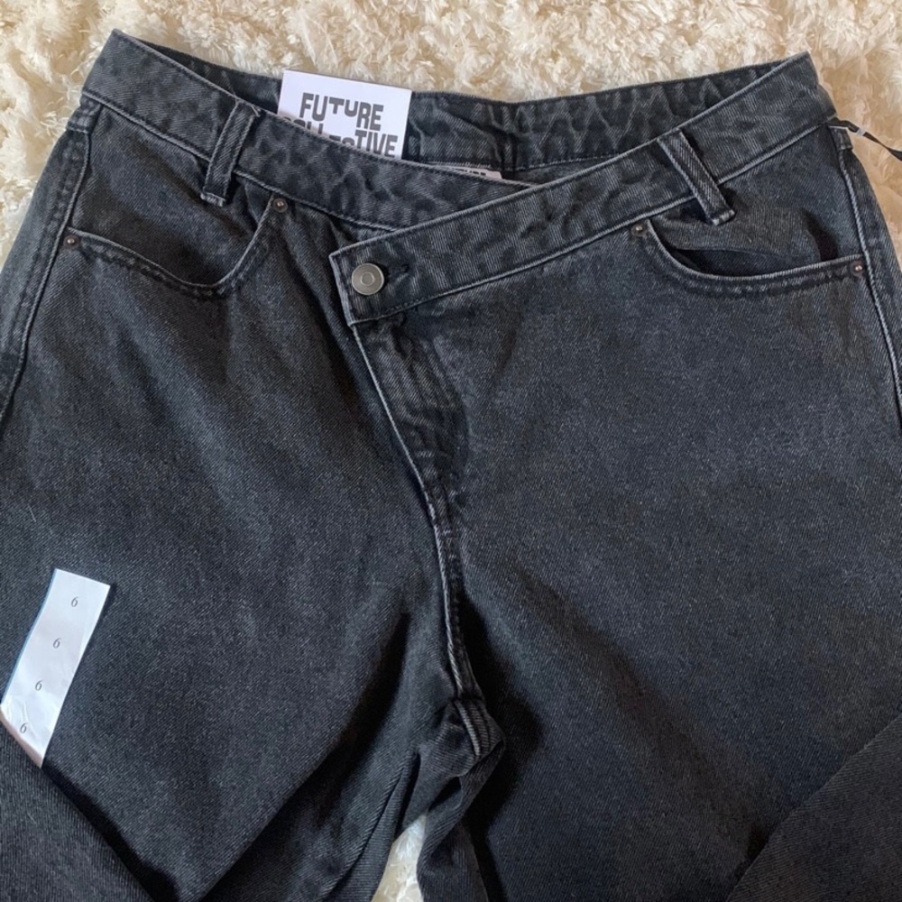 Future collective jeans